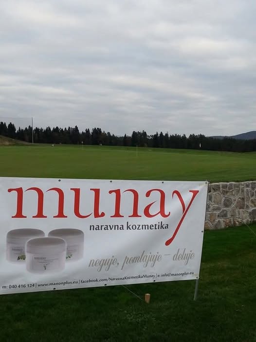 Sponzorji na golf turnirju 